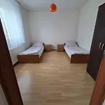 Bed & Breakfast Cafe *
