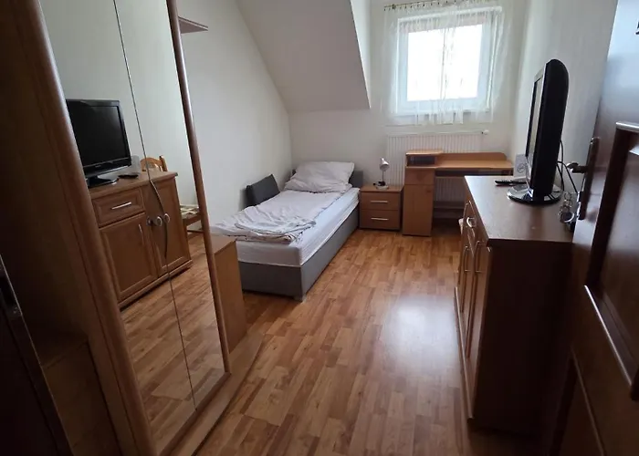 Cafe Bed & Breakfast *