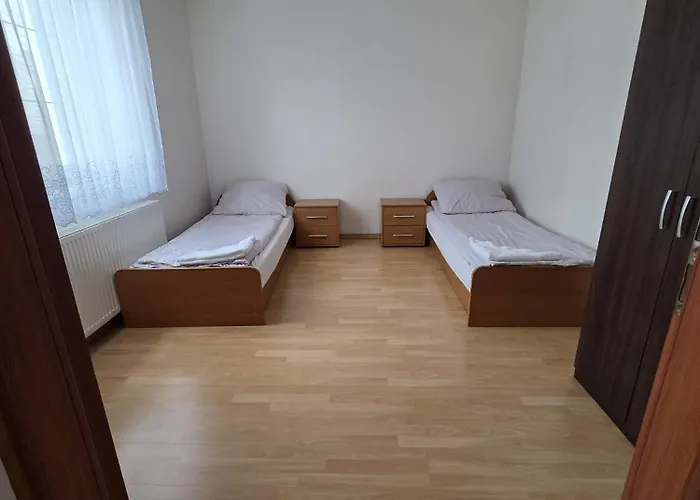 Bed & Breakfast Cafe *